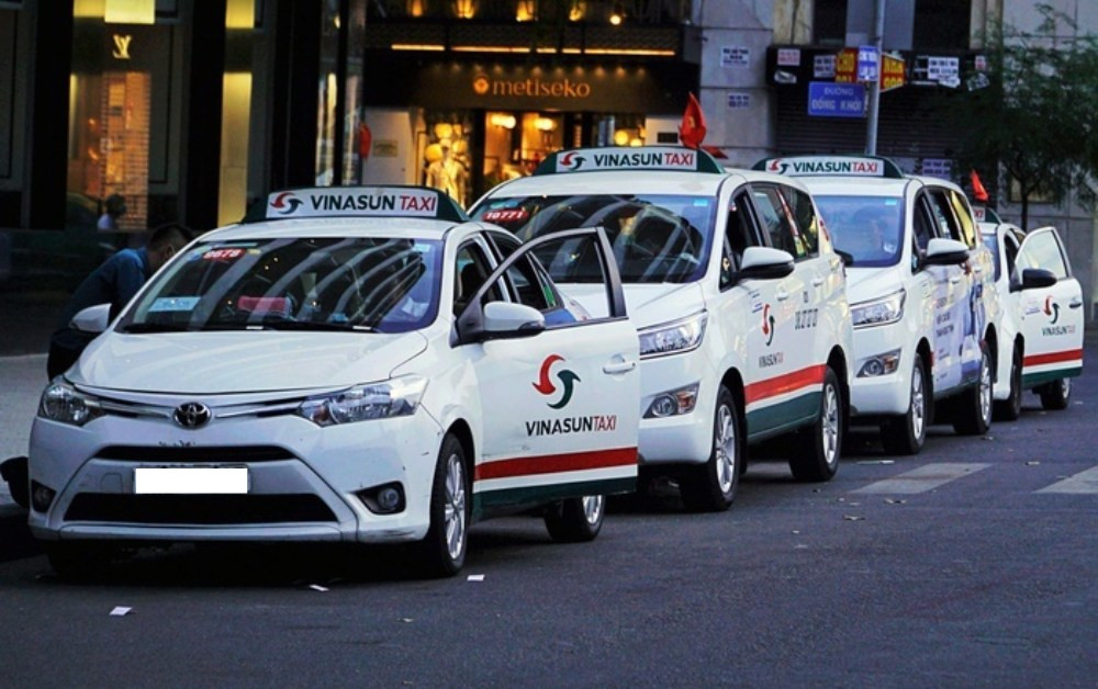Đội ngũ taxi Vinasun sẵn sàng phục vụ tại Đức Hòa
