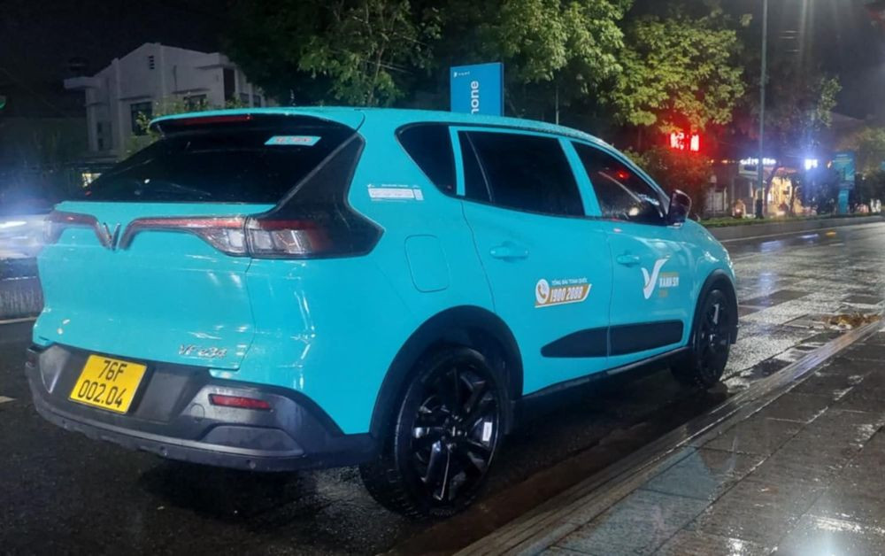 Đội ngũ taxi Xanh SM sẵn sàng phục vụ khách hàng tại Bình Sơn