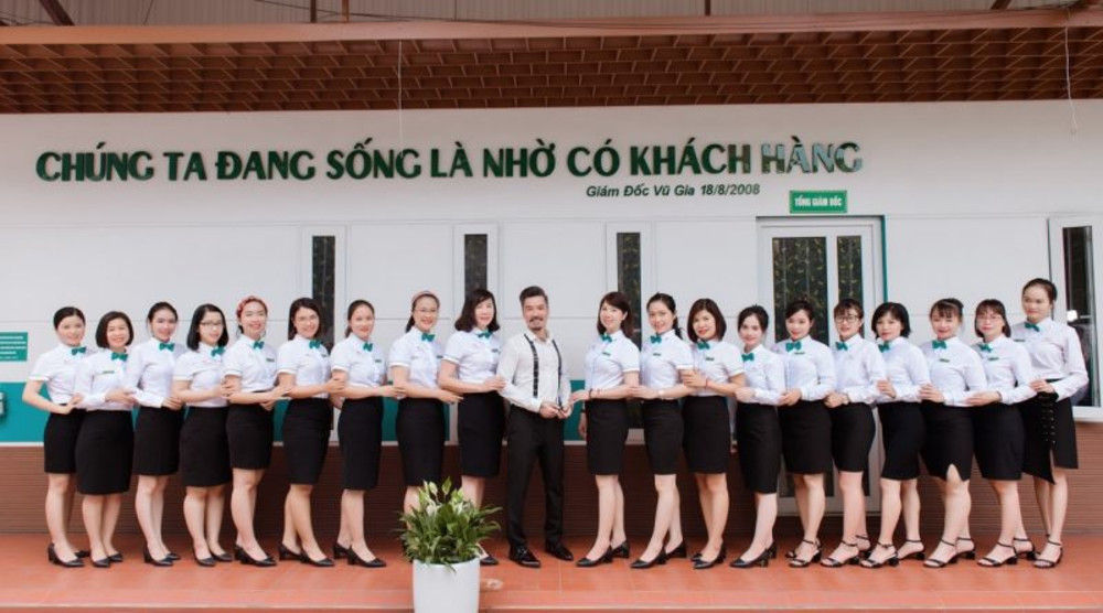 Đội ngũ tổng đài viên chuyên nghiệp của Taxi Vũ Gia phục vụ khách hàng taxi An Lão