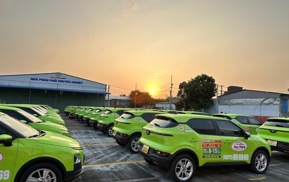 Đội xe điện hùng hậu của taxi Nam Thắng Kiên Giang phục vụ nhu cầu đi lại