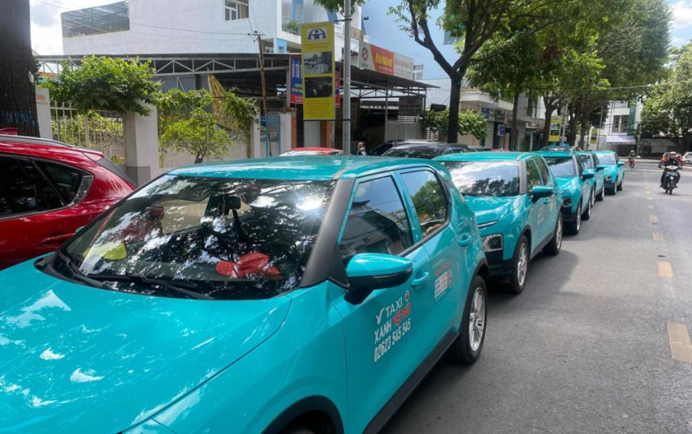 Đội xe điện Vinfast của Taxi Xanh Việt Đức hoạt động tại Gia Nghĩa