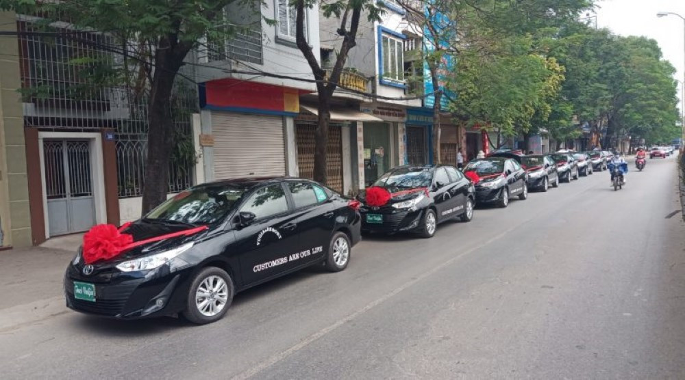 Đội xe đưa đón dâu sang trọng của taxi Vũ Gia Tiên Lãng