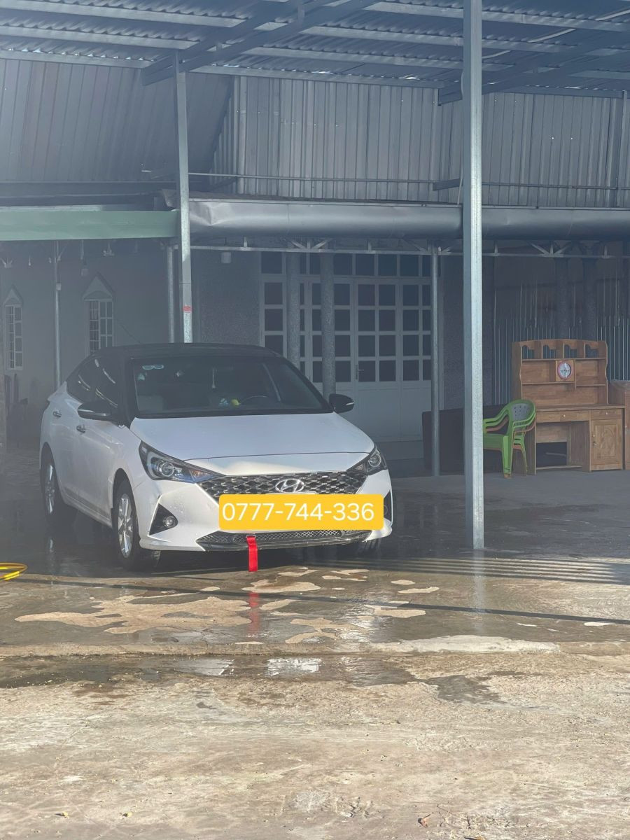 Đội xe taxi đa dạng, từ xe 4 chỗ đến 7 chỗ, phục vụ mọi nhu cầu di chuyển
