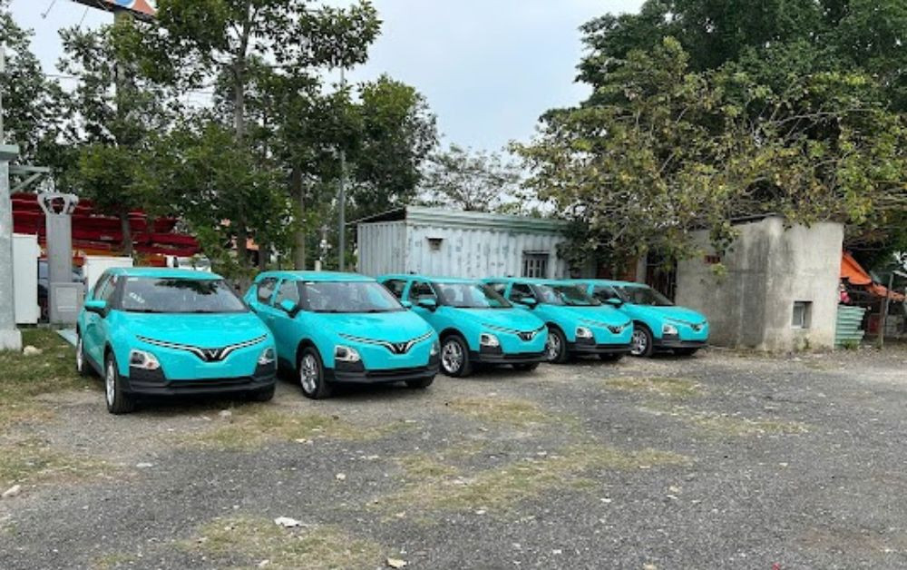 Đội xe taxi điện của hãng Xanh SM được bảo dưỡng định kỳ để đảm bảo an toàn (Ảnh: Xanh SM)