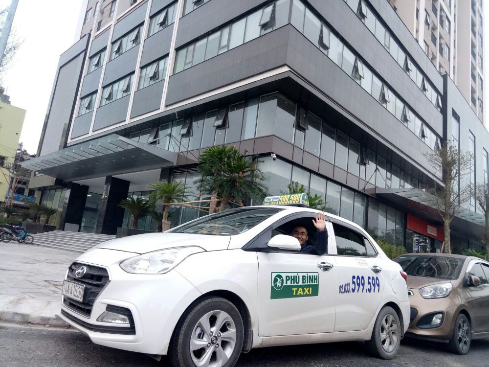 Đội xe Taxi Phú Bình đa dạng loại hình phục vụ hành khách tại Quảng Ninh