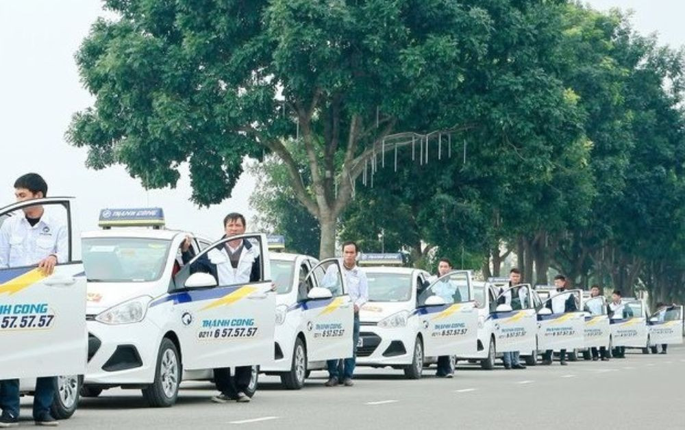 Đội xe taxi Thành Công Hà Nam với các mẫu xe 4 chỗ cao cấp, phục vụ hành khách