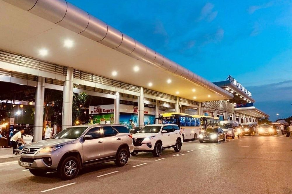 Đội xe taxi xanh đa dạng, phục vụ rộng khắp Cam Ranh