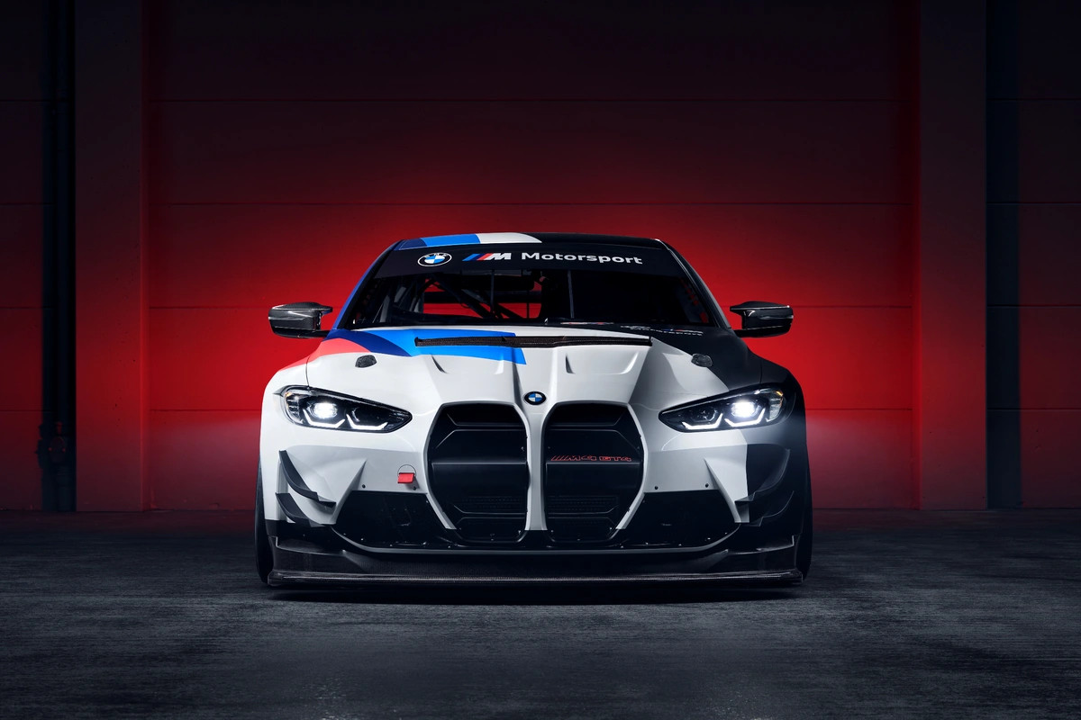 Động cơ M TwinPower Turbo 3.0L của xe đua BMW M4 GT4