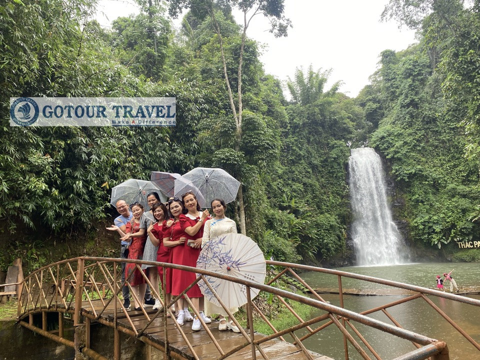 Dòng nước hùng vĩ của thác Pa Sỹ tại Măng Đen, điểm check-in không thể bỏ lỡ khi du lịch Kon Tum