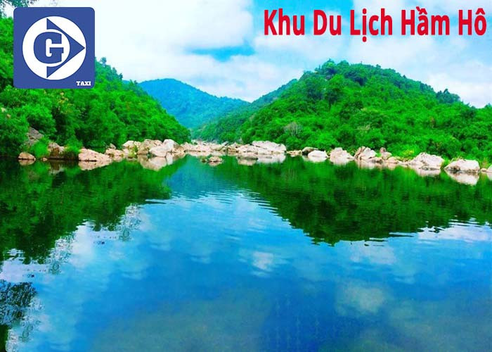Dòng sông và núi đá tại Khu Du Lịch Hầm Hô
