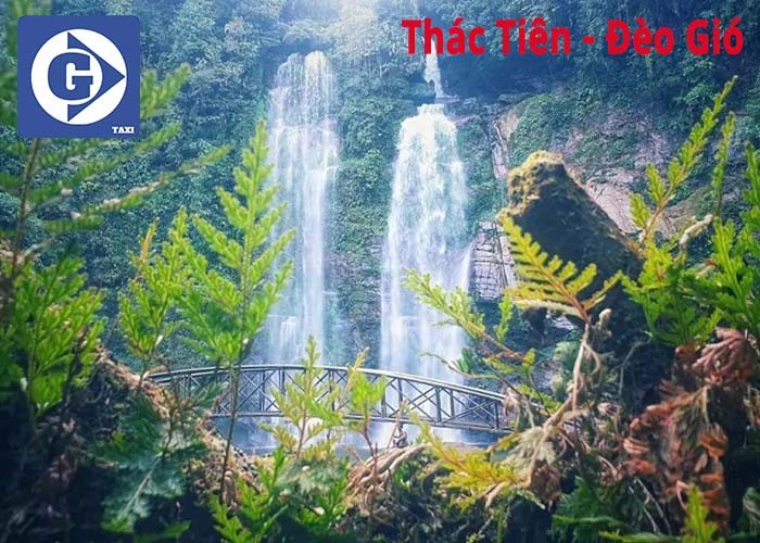 Dòng thác trắng xóa đổ xuống từ núi rừng tại Thác Tiên