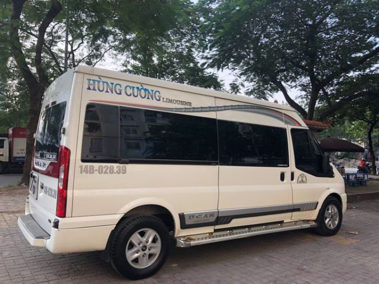 Dòng xe Limousine hiện đại của Hùng Cường phục vụ **hành trình Quảng Ninh Hải Dương**