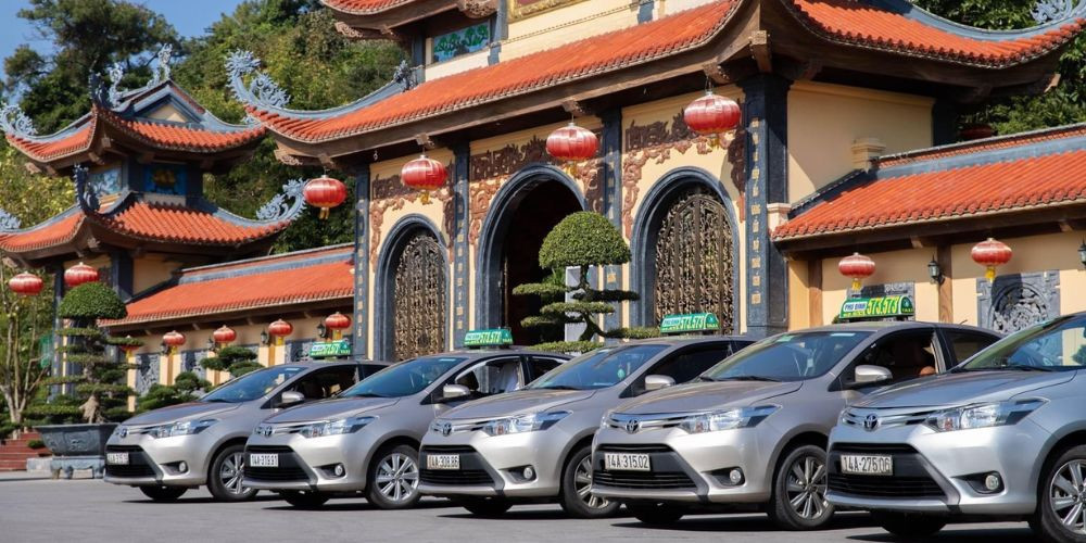 Dòng xe taxi Phú Bình sẵn sàng phục vụ du khách tại Hạ Long và các vùng lân cận
