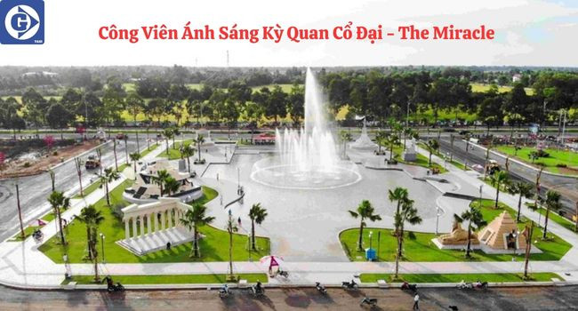Du Khách Tham Quan Vườn Khóm Tại Khu Du Lịch Khóm Cầu Đúc Hậu Giang