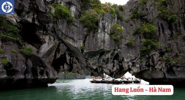 Du thuyền khám phá Hang Luồn kỳ vĩ