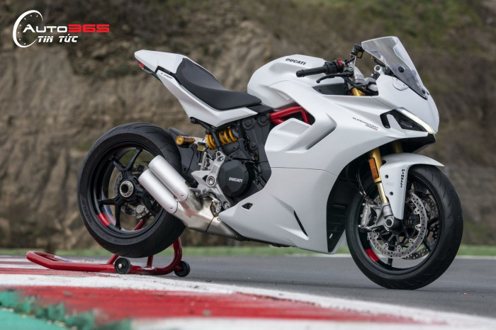 Ducati SuperSport thiết kế thể thao, gọn gàng và tư thế ngồi thoải mái