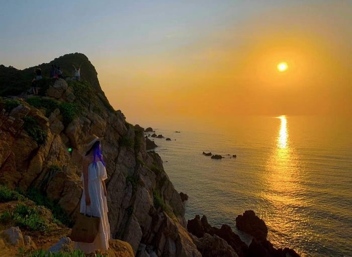 Eo Gió Quan Lạn Quảng Ninh là địa điểm được nhiều người yêu thích chụp ảnh ghé thăm