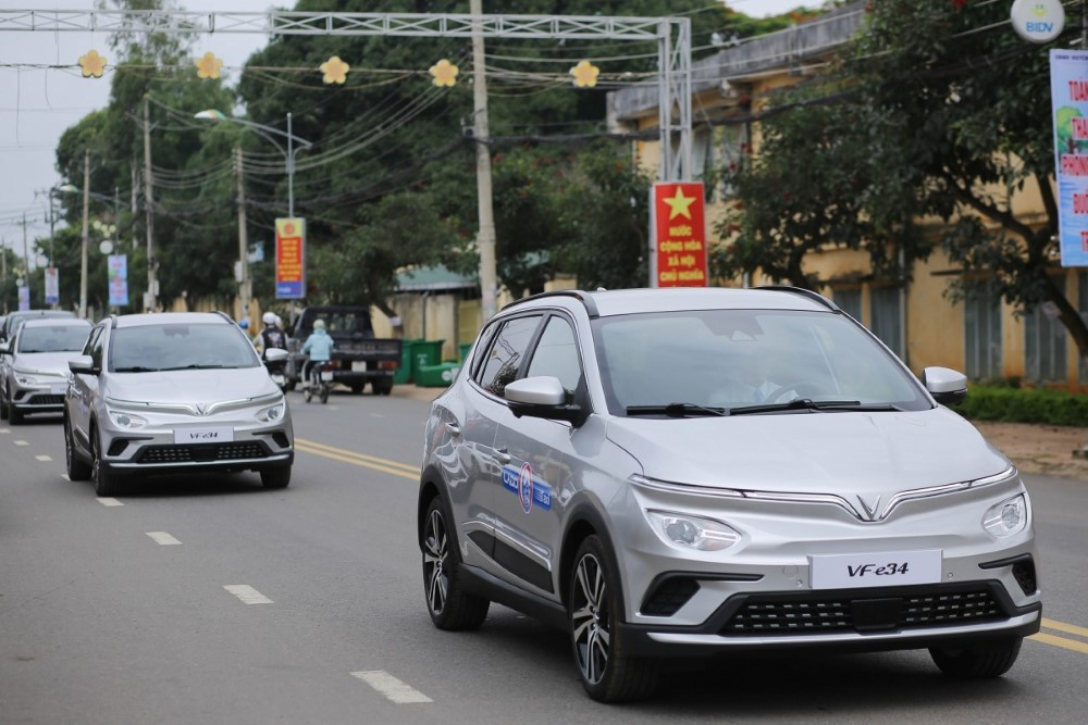 F Taxi - Dịch vụ taxi sân bay Tân Sơn Nhất thân thiện và hỗ trợ nhiệt tình