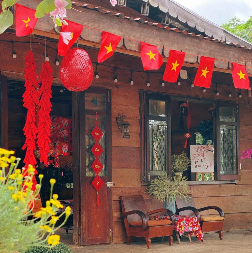Findi Coffee House &amp; Homestay Pleiku với decor dịp Tết