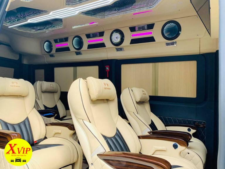 Ghế massage trên xe VIP Nhanh tuyến Hải Phòng Nước Ngầm