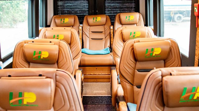 Giá cạnh tranh trong phân khúc limousine, chất lượng dịch vụ đảm bảo