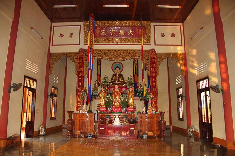 Gian thờ Phật Thích Ca tại Chùa Bửu Nghiêm Gia Lai