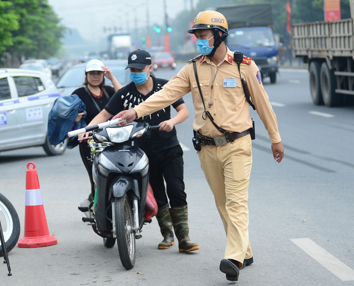 Giao diện ứng dụng VNeTraffic để gửi phản ánh vi phạm