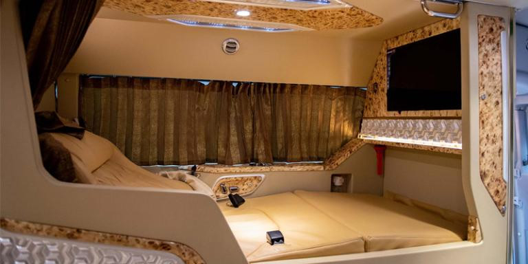 Giường nằm thoải mái trên xe Trà Lan Viên giúp hành khách thư giãn