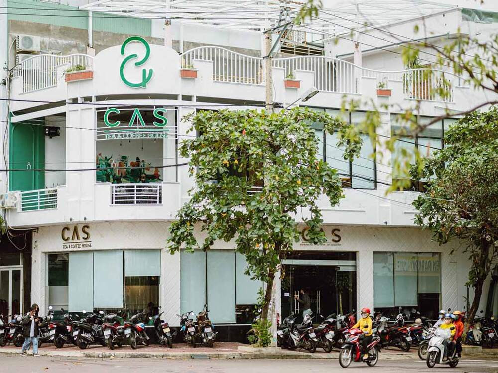 Góc nhỏ ấm cúng tại CAS Tea &amp; Coffee House, địa chỉ trà sữa Quy Nhơn yên tĩnh.