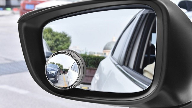Gương cầu lồi có viền xóa điểm mù ô tô