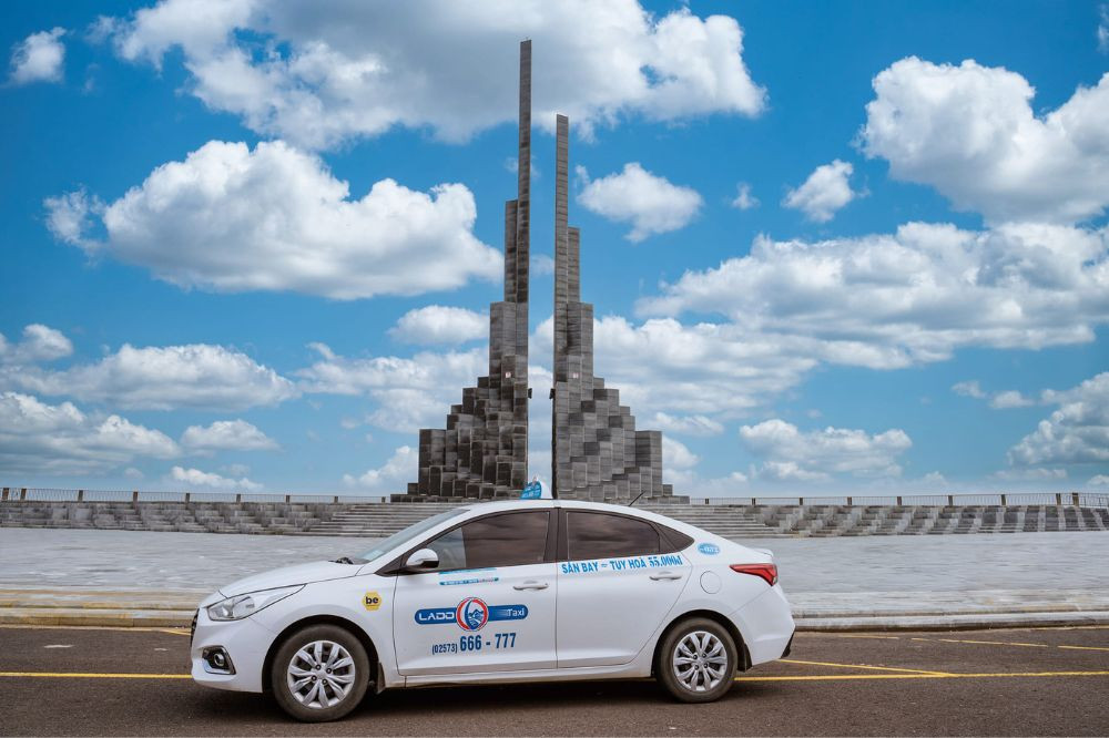 Hãng taxi Lado phục vụ nhu cầu đi lại của người dân và du khách tại Tuy Hòa - Phú Yên