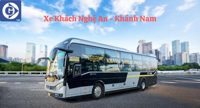 Hành khách chuẩn bị lên xe khách tại bến xe Nghệ An