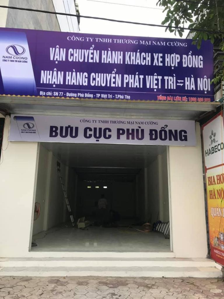 Hành khách đặt vé trực tiếp tại văn phòng Nhà xe Nam Cường