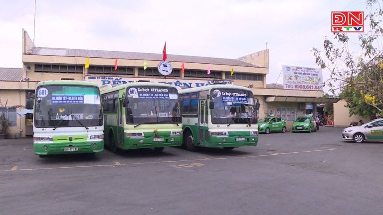 Hành khách di chuyển tại bến xe Biên Hòa đi các tỉnh Nam Bộ
