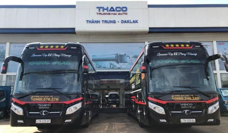 Hành khách lên xe cho chuyến đi từ Bến Xe Phía Nam Buôn Ma Thuột đến Đà Nẵng