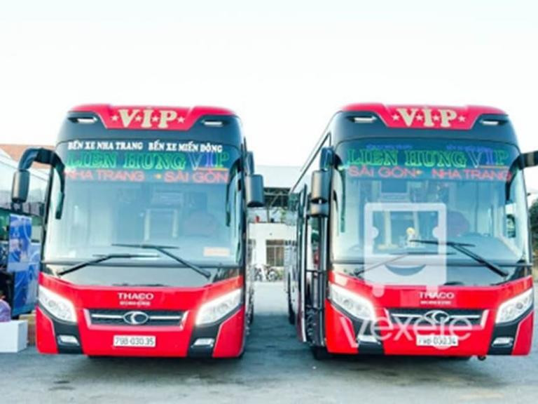 Hành khách lên xe khách tại Bến xe Đức Long Gia Lai đi Nha Trang