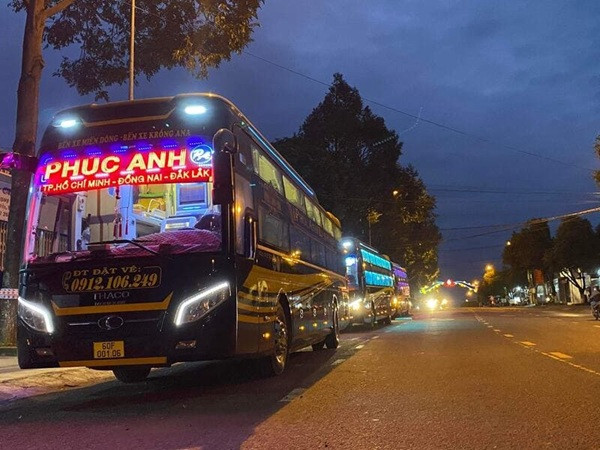 Hành Khách Lên Xe Về Quê Ăn Tết