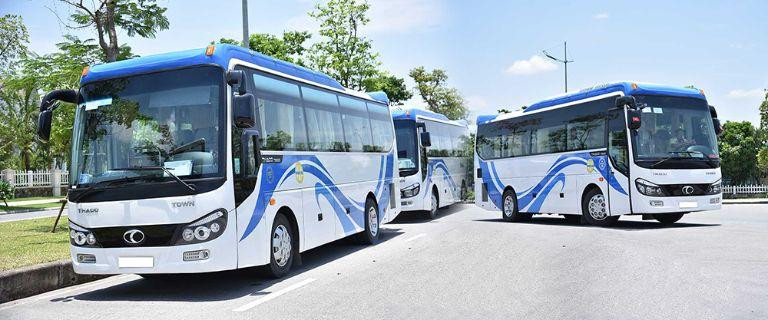 Hành khách lên xuống xe tuyến Quảng Ngãi Đà Nẵng