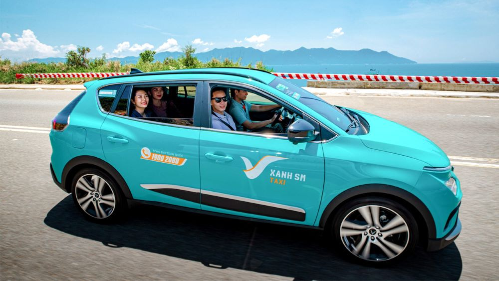 Hành khách lựa chọn thanh toán tiện lợi trên taxi xanh