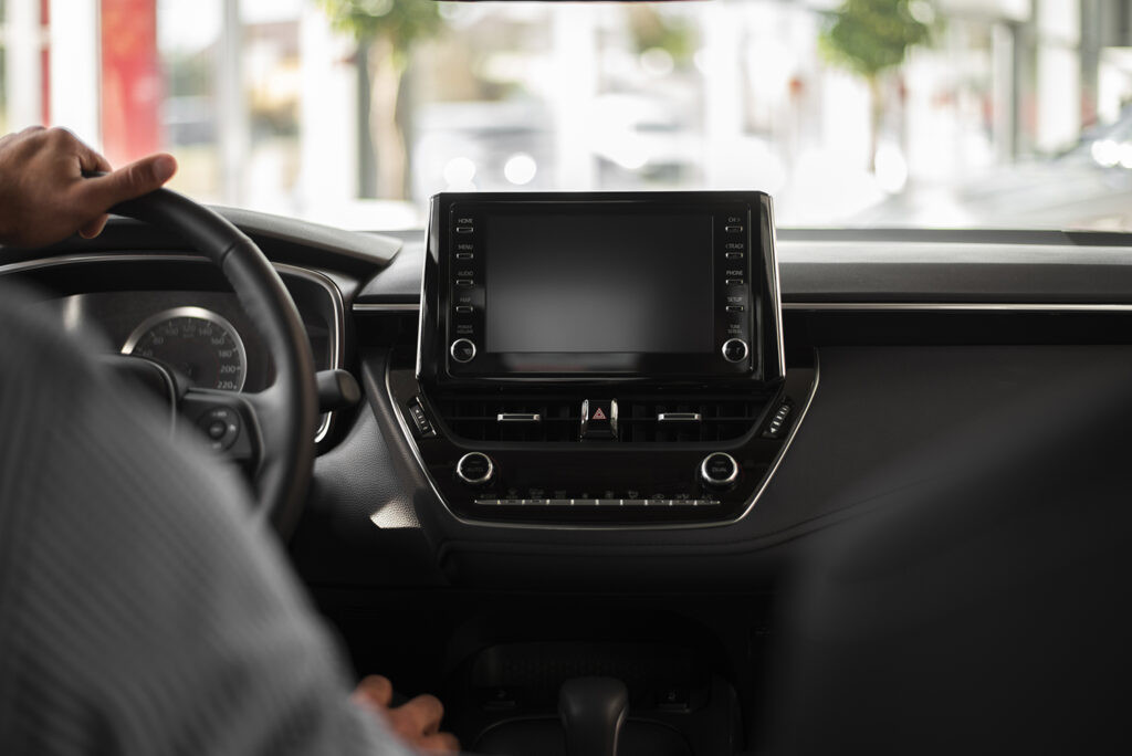 Hệ thống Adaptive Cruise Control (ACC) trên màn hình hiển thị của xe.