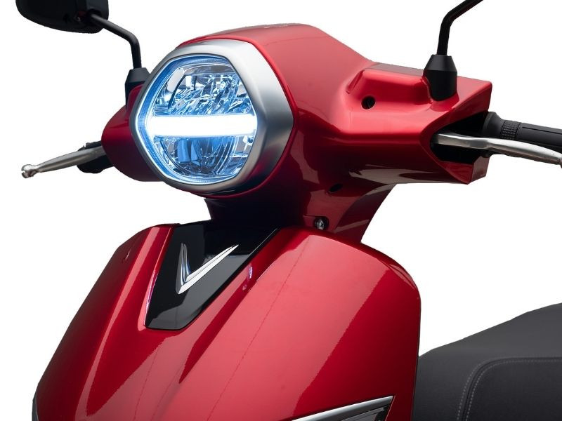 Hệ thống đèn pha LED trên xe máy điện