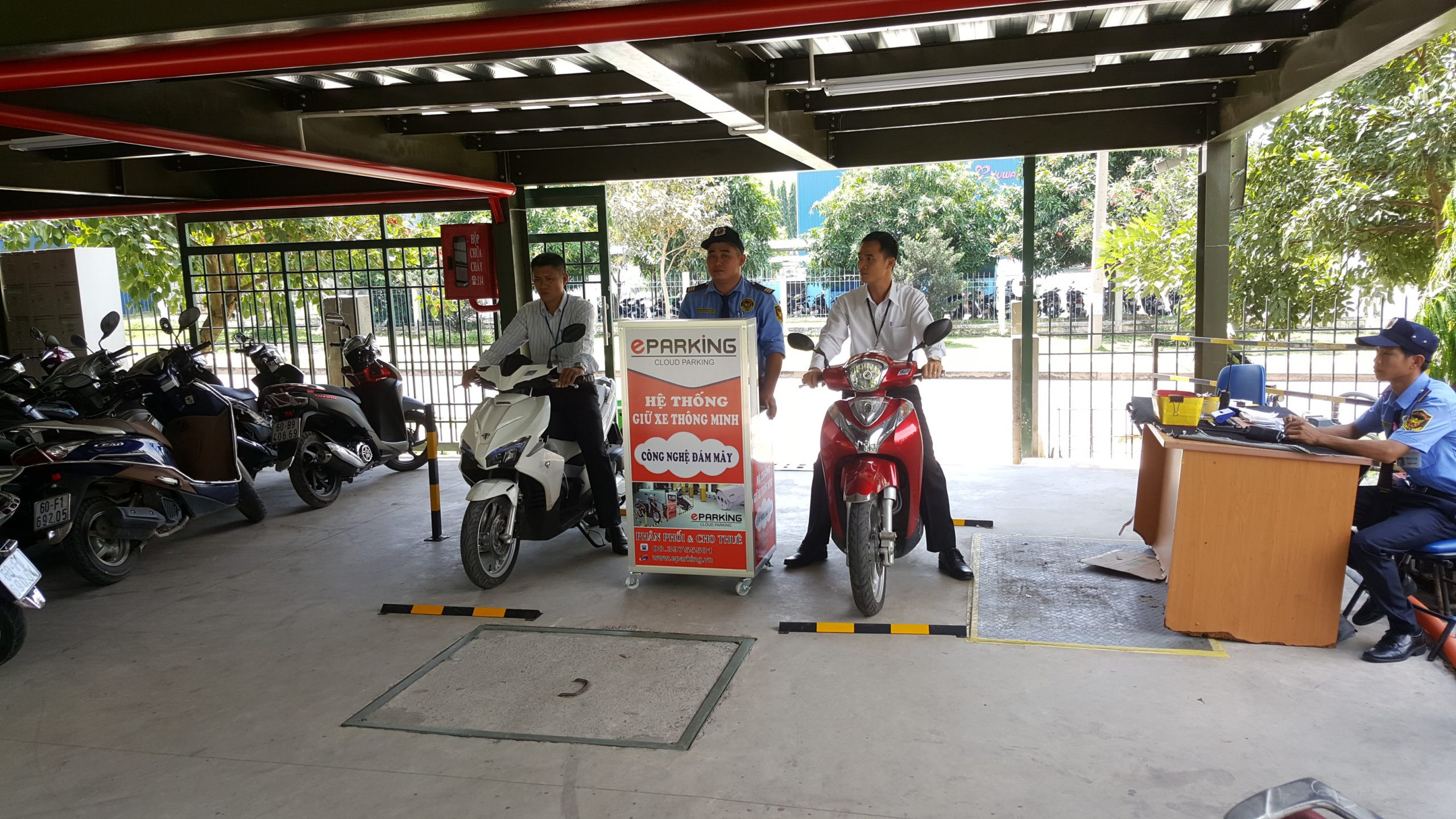 Hệ thống quản lý bãi đỗ xe thông minh