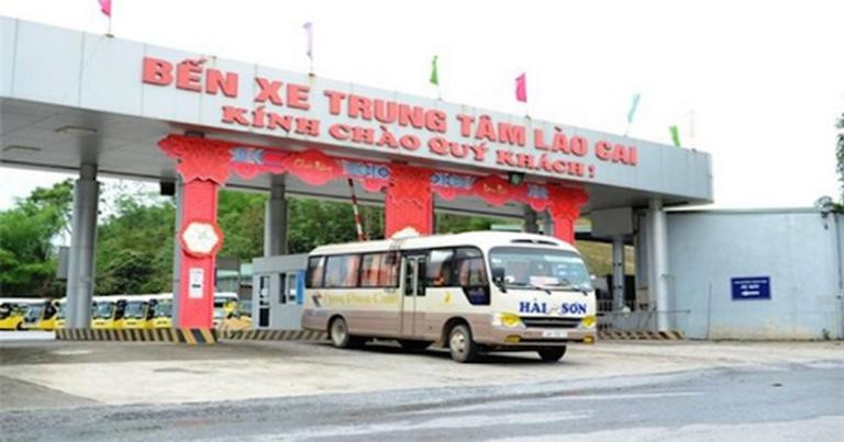 Hệ thống xe khách đa dạng phục vụ cả tuyến nội tỉnh và liên tỉnh tại Bến xe Lào Cai