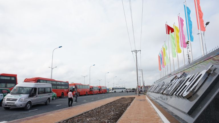 Hệ thống xe khách hiện đại phục vụ tuyến Miền Tây từ bến xe Cần Thơ