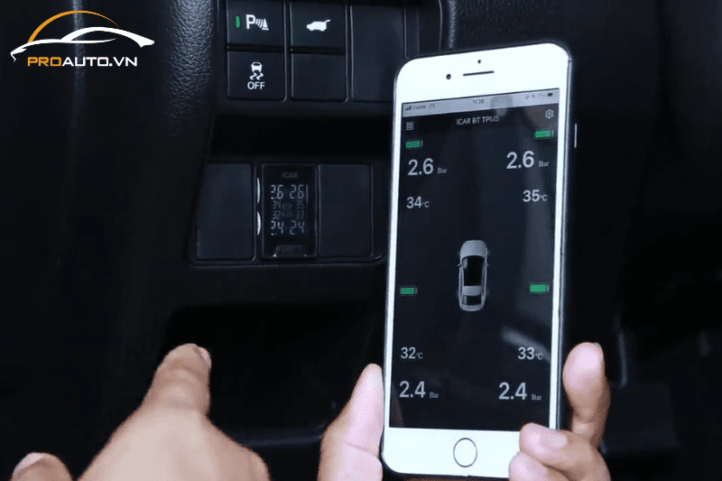 Hiển thị dữ liệu áp suất lốp từ cảm biến giúp giám sát trạng thái lốp xe
