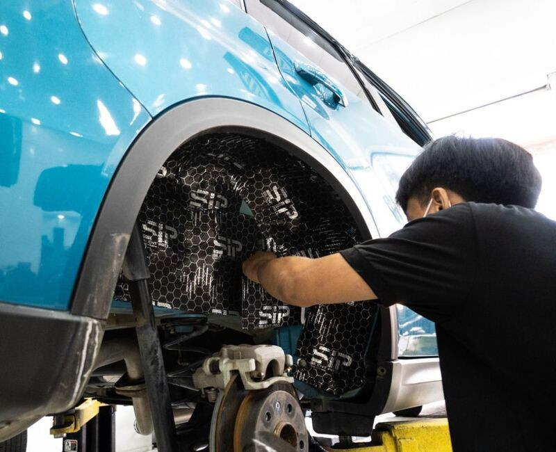 Hiệu quả của việc dán cách âm hốc bánh xe trong việc giảm tiếng ồn cho xe