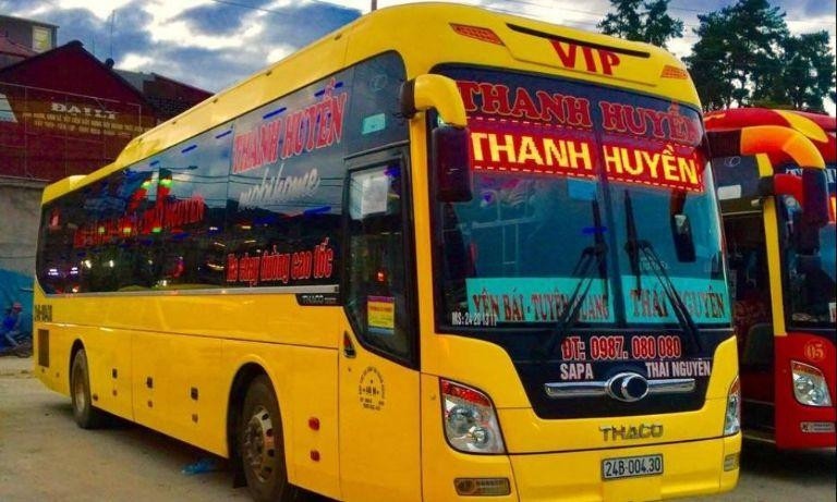 Hình ảnh các xe khách chuẩn bị xuất bến tại Bến xe Trung tâm Lào Cai đi Thái Nguyên