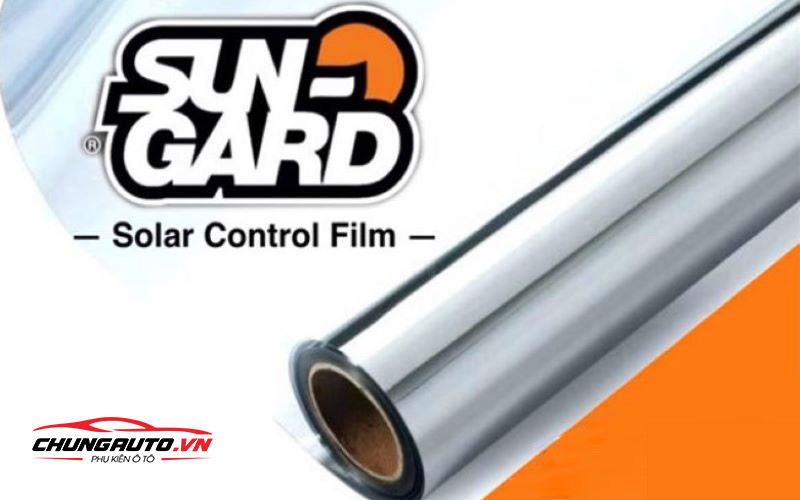 Hình ảnh cuộn phim cách nhiệt Sungard chất lượng cao chuẩn bị dán cho ô tô