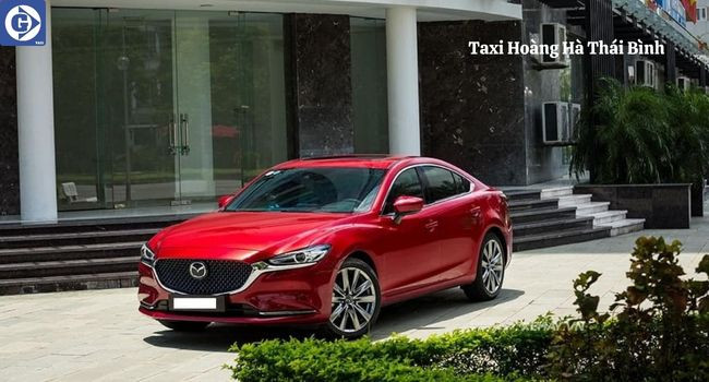 Hình ảnh đội xe taxi đa dạng, thể hiện sự sẵn sàng đáp ứng nhu cầu di chuyển