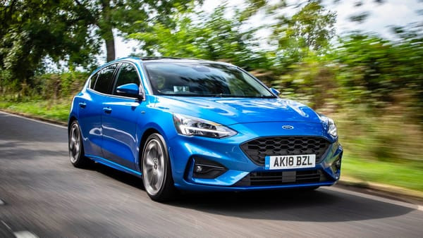 Hình ảnh Ford Focus thế hệ mới với thiết kế ngoại thất hiện đại và thể thao